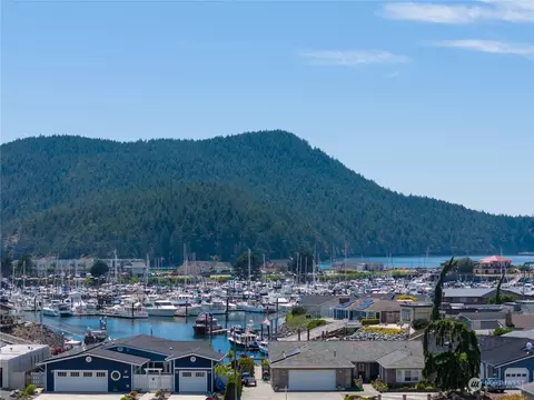 5209 Heather Dr, Anacortes, WA 98221