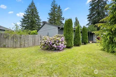 Exterior - 325 Cedar Ct, Winlock, WA 98596 photo 2 of 3