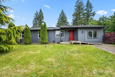 325 Cedar Ct, Winlock, WA 98596
