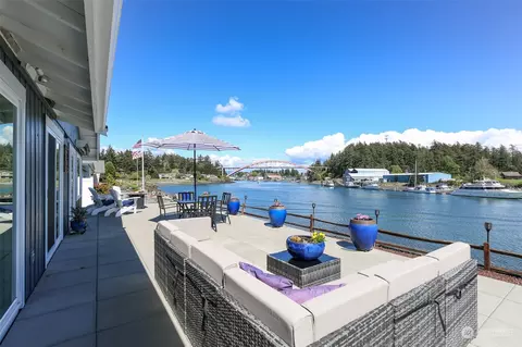 109 Lummi Dr, La Conner, WA 98257