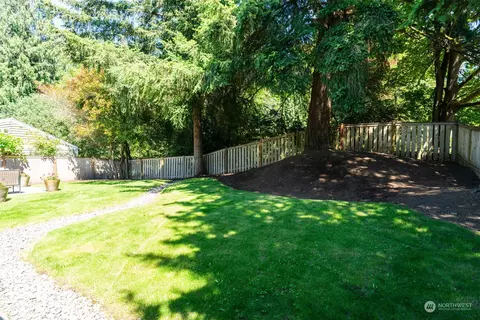 Exterior - 20206 103rd Pl NE, Bothell, WA 98011 photo 6 of 6