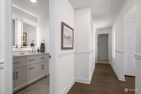 Entry Way - 20206 103rd Pl NE, Bothell, WA 98011 photo 3 of 3