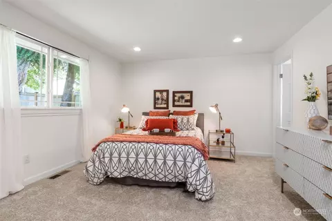 Bedroom - 20206 103rd Pl NE, Bothell, WA 98011 photo 1 of 3