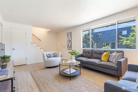 20514 76th Ave W #B, Edmonds, WA 98026