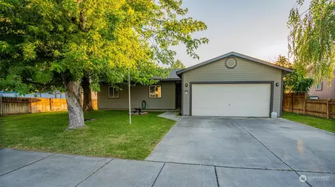 1040 S Shady Ln, Othello, WA 99344