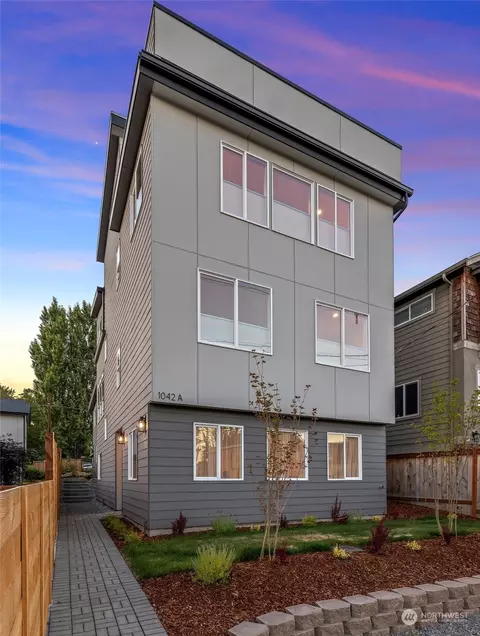 1042 S Director St, Seattle, WA 98108