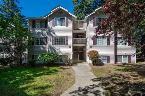 19230 Forest Park Dr NE #G123, Lake Forest Park, WA 98155