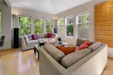 2325 E Thomas St, Seattle, WA 98112 photo 3