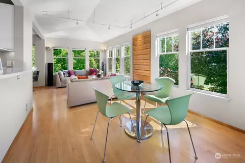 2325 E Thomas St, Seattle, WA 98112 photo 8