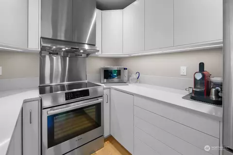 2325 E Thomas St, Seattle, WA 98112 photo 13