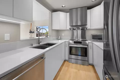 2325 E Thomas St, Seattle, WA 98112 photo 12