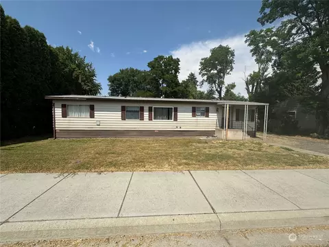 328 W Seventh St, Waitsburg, WA 99361