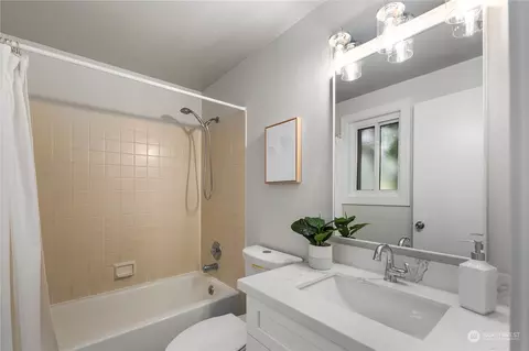 Bath - 23019 20th Ave SE, Bothell, WA 98021 photo 2 of 4