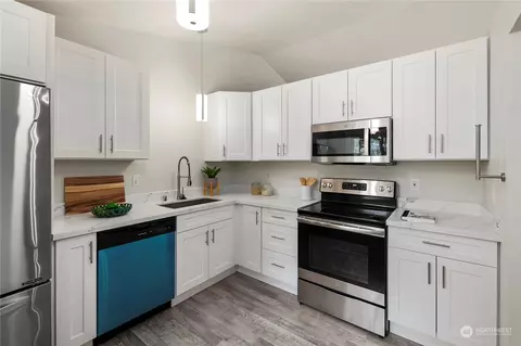 Kitchen - 23019 20th Ave SE, Bothell, WA 98021 photo 3 of 3