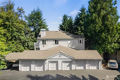 1660 118th Ave SE # D212, Bellevue, WA 98005