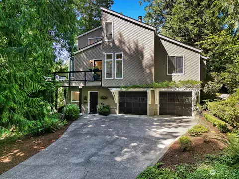 2341 Killarney Ct NW, Olympia, WA 98502