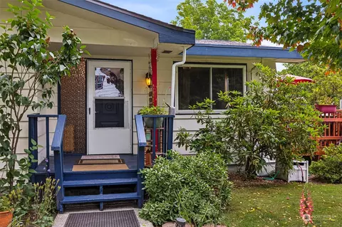 496 Central Ave E, Tenino, WA 98589