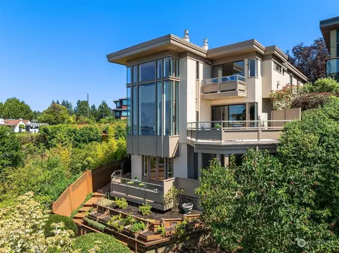 9553 31st Ave NW, Seattle, WA 98117