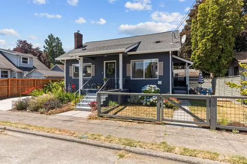 809 Mckenzie Ave, Bremerton, WA 98337