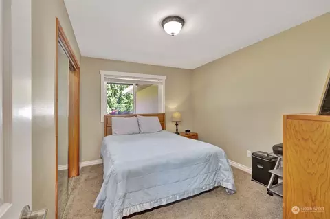 Bedroom - 92 Michelle Ln, Sequim, WA 98382 photo 4 of 4