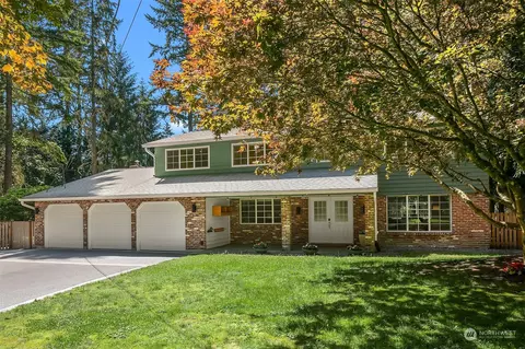 18208 NE 194th St, Woodinville, WA 98077
