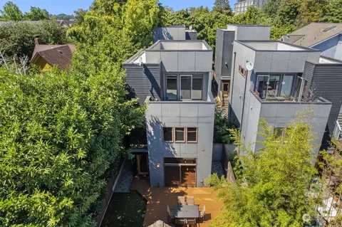 516 25th Ave S, Seattle, WA 98144