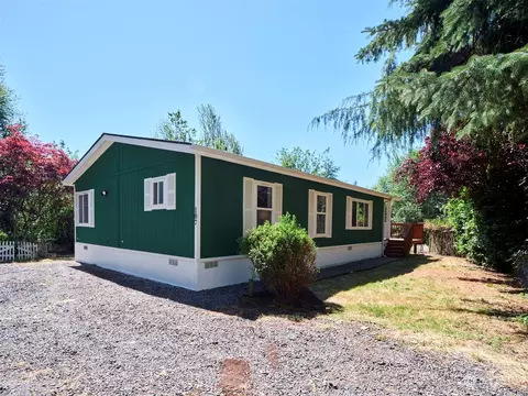 107 Moilanen Rd, Longview, WA 98632