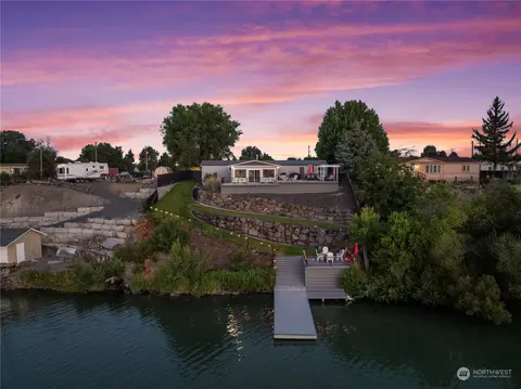 3143 Westshore Dr NE, Moses Lake, WA 98837