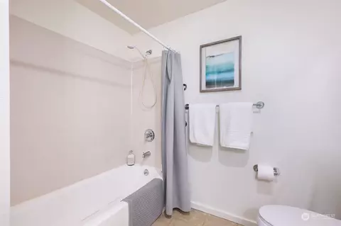 Bath - 12404 E Gibson Rd #B105, Everett, WA 98204 photo 2 of 2