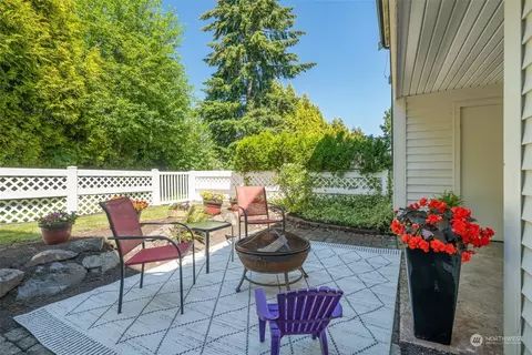 Exterior - 12404 E Gibson Rd #B105, Everett, WA 98204 photo 5 of 9