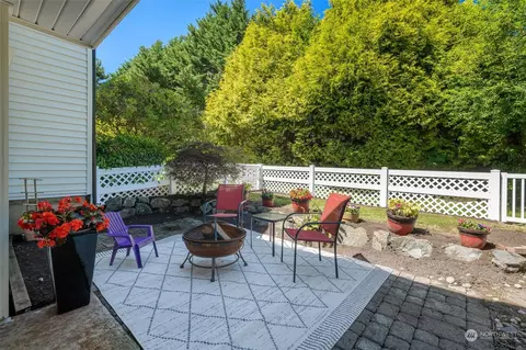 Exterior - 12404 E Gibson Rd #B105, Everett, WA 98204 photo 4 of 9