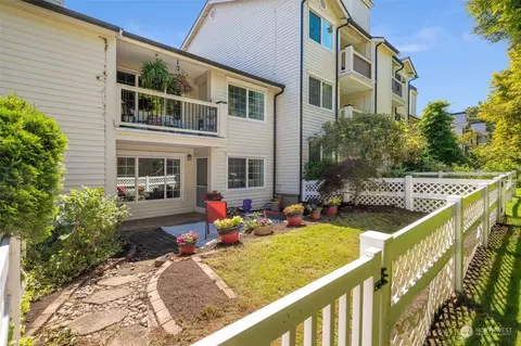 Exterior - 12404 E Gibson Rd #B105, Everett, WA 98204 photo 6 of 9