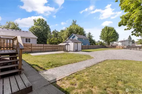 Exterior - 1702 Griffin Ave, Enumclaw, WA 98022 photo 7 of 8