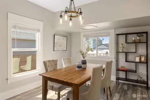 Dining - 1702 Griffin Ave, Enumclaw, WA 98022 photo 2 of 2
