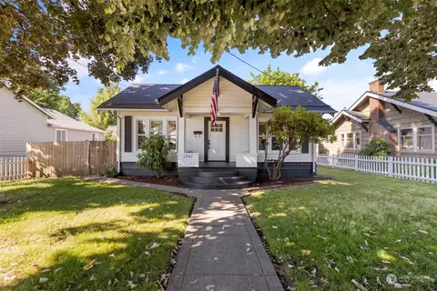 1702 Griffin Ave, Enumclaw, WA 98022