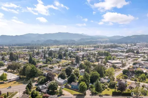 View/Area - 1702 Griffin Ave, Enumclaw, WA 98022 photo 2 of 2