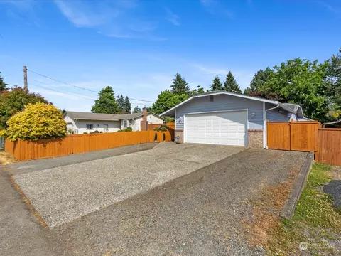 Exterior - 9705 1st Ave SE, Everett, WA 98208 photo 2 of 11