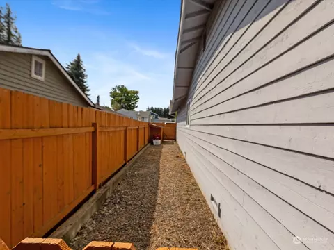 Exterior - 9705 1st Ave SE, Everett, WA 98208 photo 9 of 11