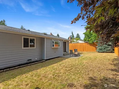 Exterior - 9705 1st Ave SE, Everett, WA 98208 photo 8 of 11