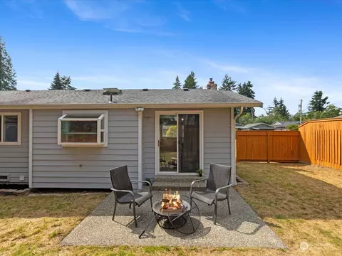 Exterior - 9705 1st Ave SE, Everett, WA 98208 photo 5 of 11