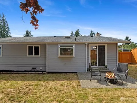 Exterior - 9705 1st Ave SE, Everett, WA 98208 photo 6 of 11