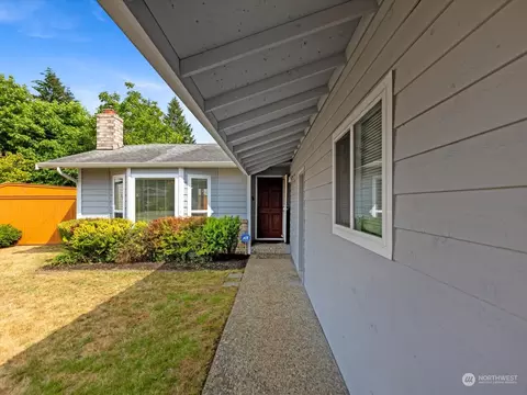 Exterior - 9705 1st Ave SE, Everett, WA 98208 photo 3 of 11