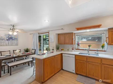 Kitchen - 9705 1st Ave SE, Everett, WA 98208 photo 4 of 4