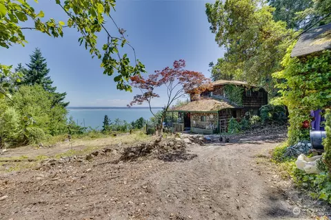 823 SE Camano Dr, Camano Island, WA 98282