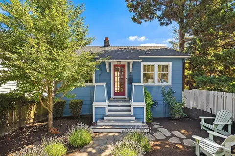 8812 17th Ave NE, Seattle, WA 98115