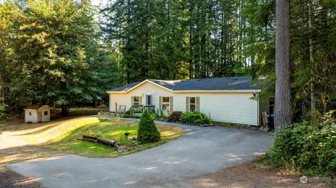 14011 Hawks Cove Ln, Bremerton, WA 98312
