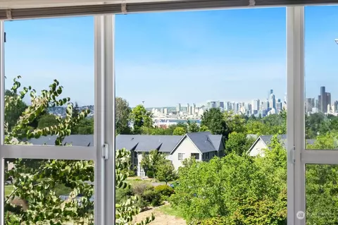 2942 SW Raymond St #701, Seattle, WA 98126