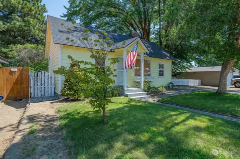 116 S Douglas St, Cashmere, WA 98815