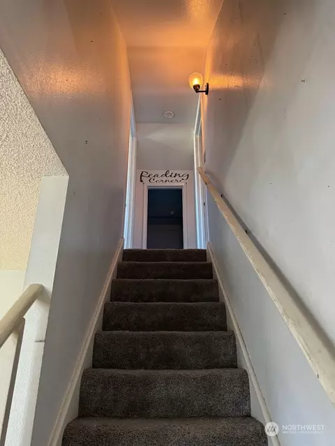 Entry Way - 5605 Parker Rd E, Sumner, WA 98390 photo 1 of 1