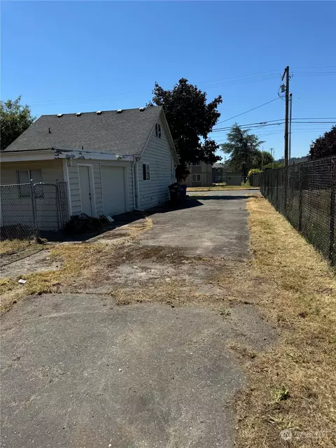Exterior - 5605 Parker Rd E, Sumner, WA 98390 photo 4 of 4